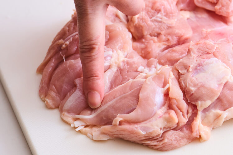 脚先にある白い筋の部分